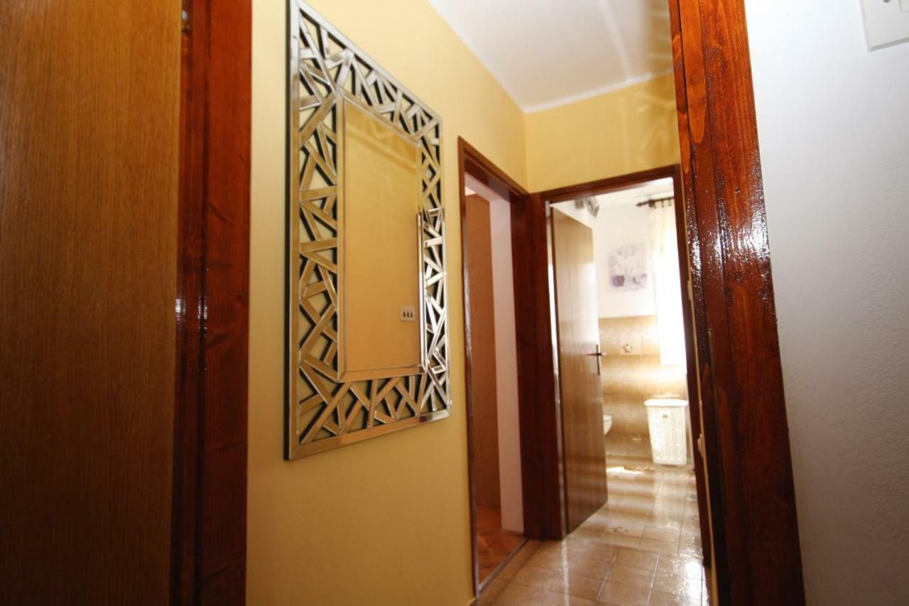 Two Bedroom Apartment, Nice Neighborhood, Free Parking, Wifi Pola Esterno foto