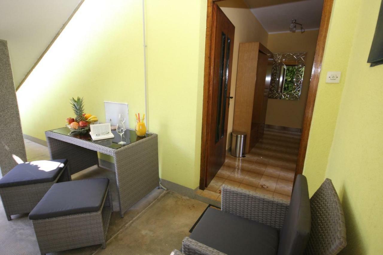 Two Bedroom Apartment, Nice Neighborhood, Free Parking, Wifi Pola Esterno foto