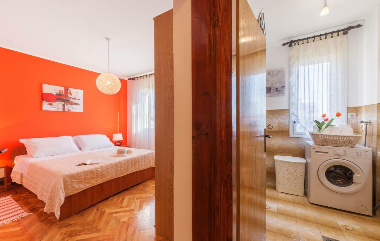 Two Bedroom Apartment, Nice Neighborhood, Free Parking, Wifi Pola Esterno foto